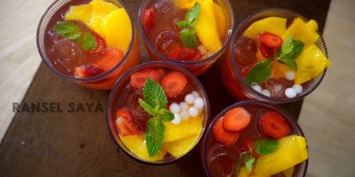 Ice Premium Tea with Assam Tea, Vanilla, Rose, Manggo and Strawberry Spicey Garden Cafe and Resto