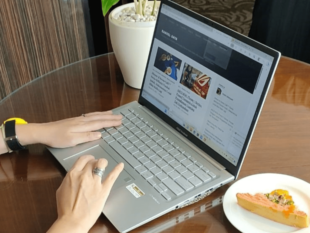 Graphic Chip ASUS Vivobook 14X (K3405VF): Intel® Iris Xe Graphics, NVIDIA® GeForce® RTX™ 2050